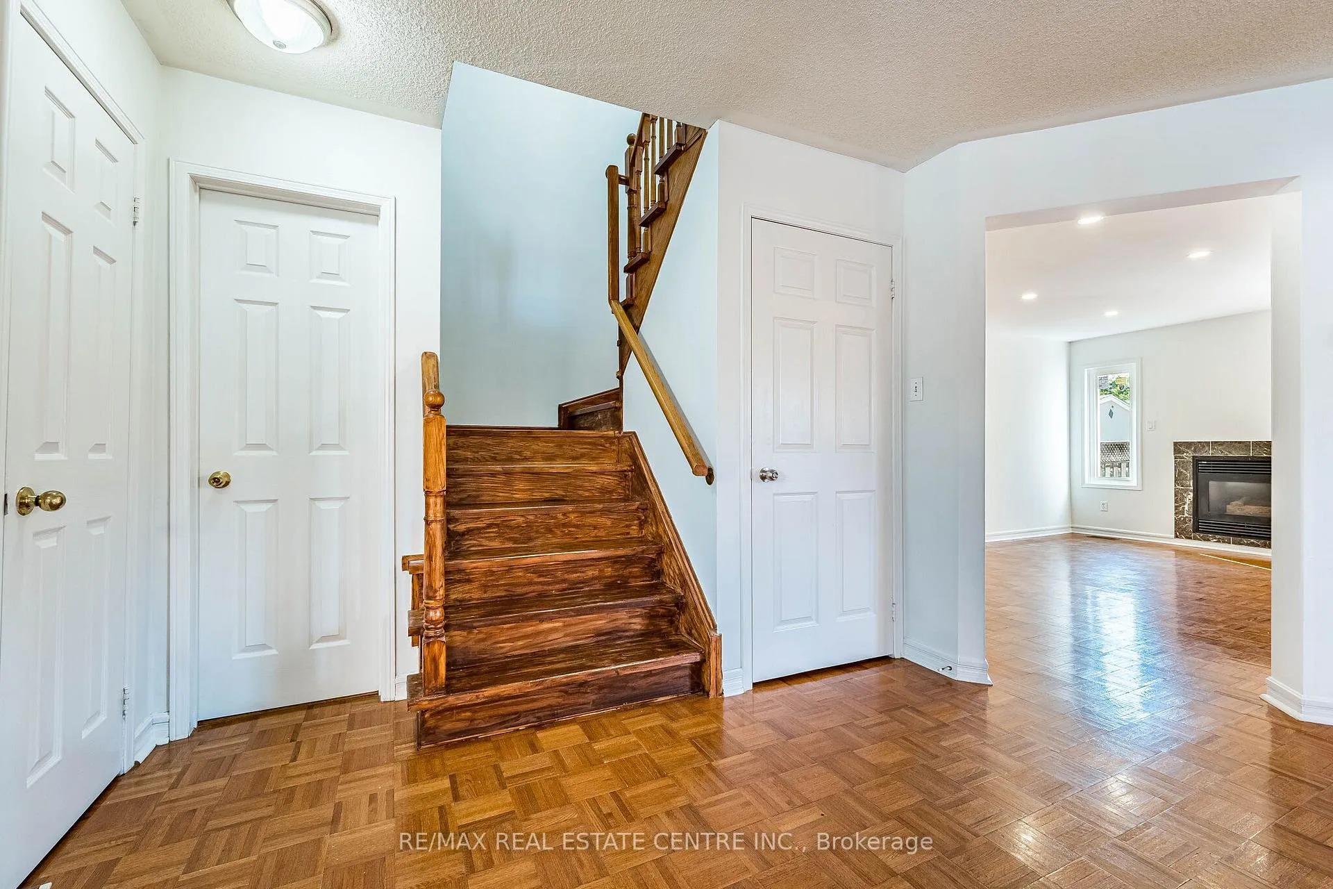 Photo 17 of 35 Twisted Oak Street, Brampton, Sandringham-Wellington — HOMEH