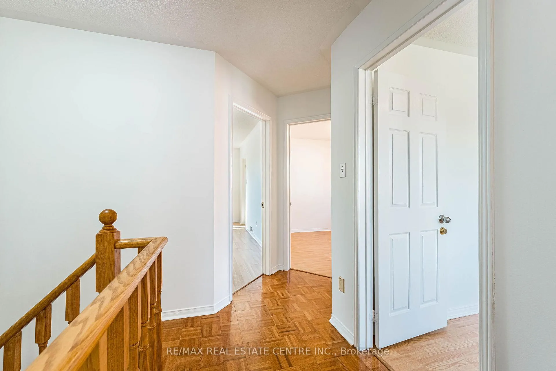 Photo 18 of 35 Twisted Oak Street, Brampton, Sandringham-Wellington — HOMEH