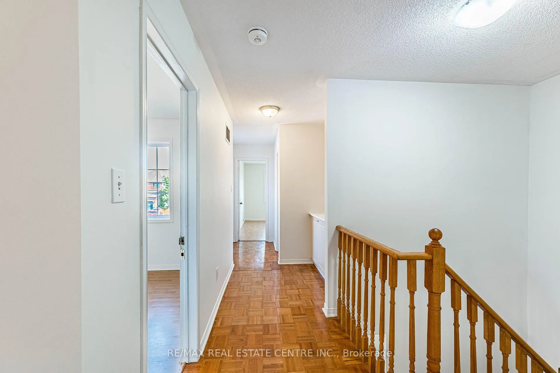 Photo 27 of 35 Twisted Oak Street, Brampton, Sandringham-Wellington — HOMEH