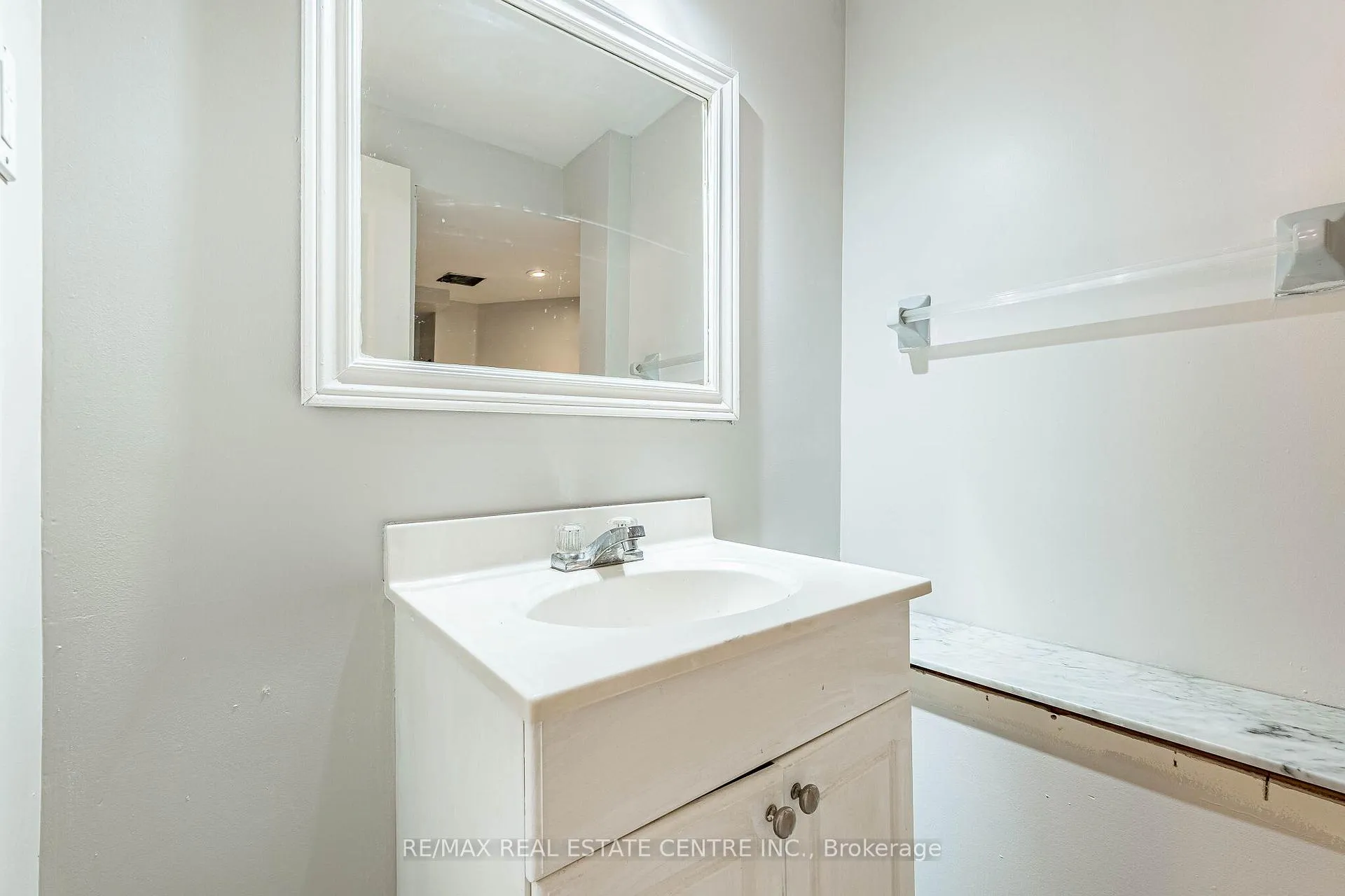 Photo 45 of 35 Twisted Oak Street, Brampton, Sandringham-Wellington — HOMEH