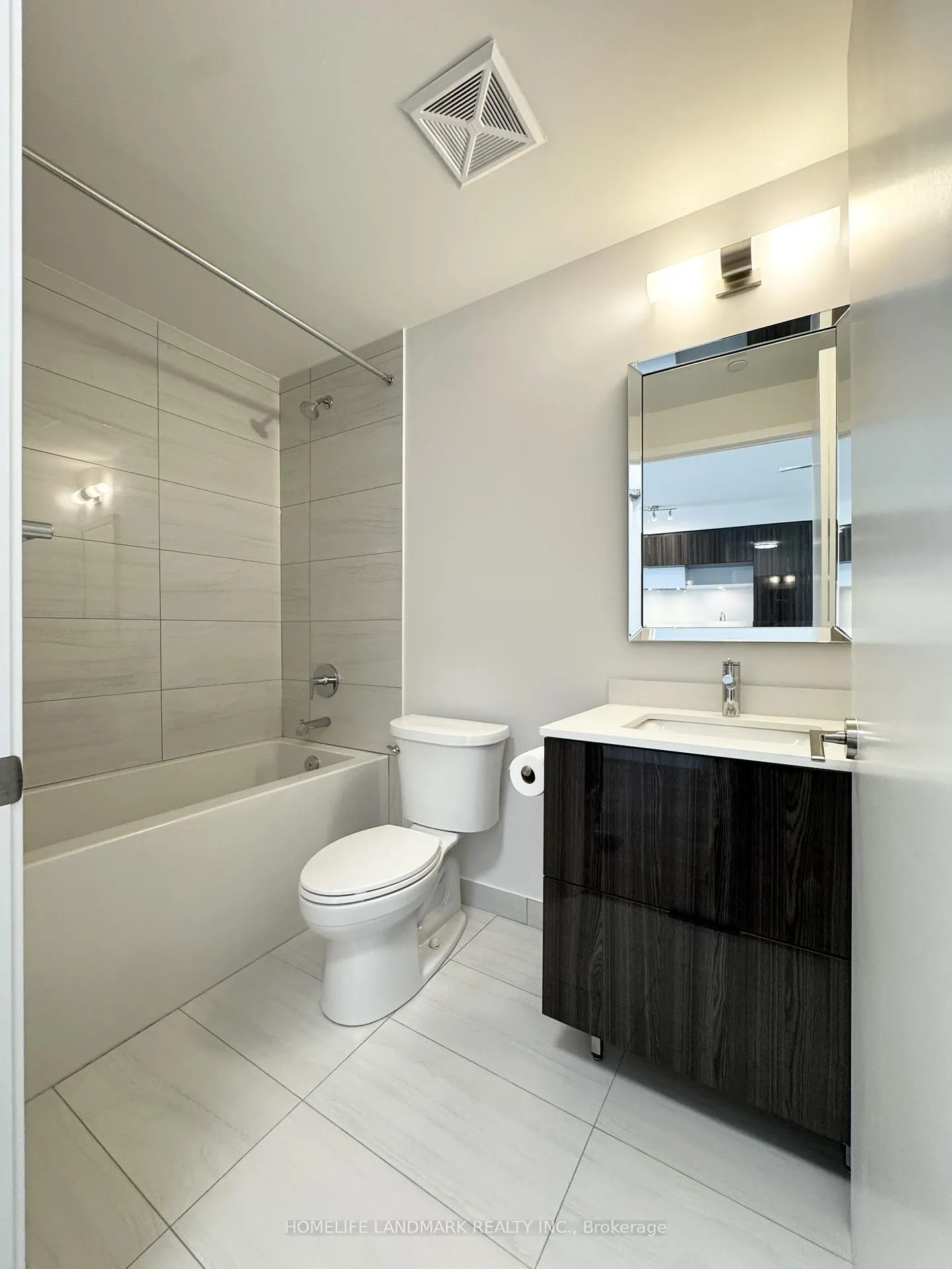 Photo 4 of Unit 626, 2 David Eyer Road, Richmond Hill, Rural Richmond Hill — HOMEH