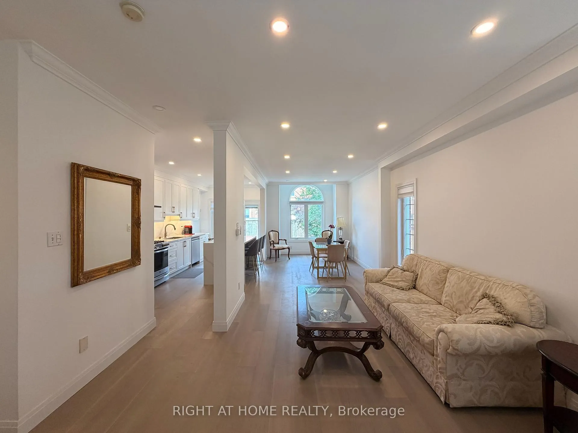 Photo 8 of Unit 7, 2 Mary Gapper Crescent, Richmond Hill, North Richvale — HOMEH