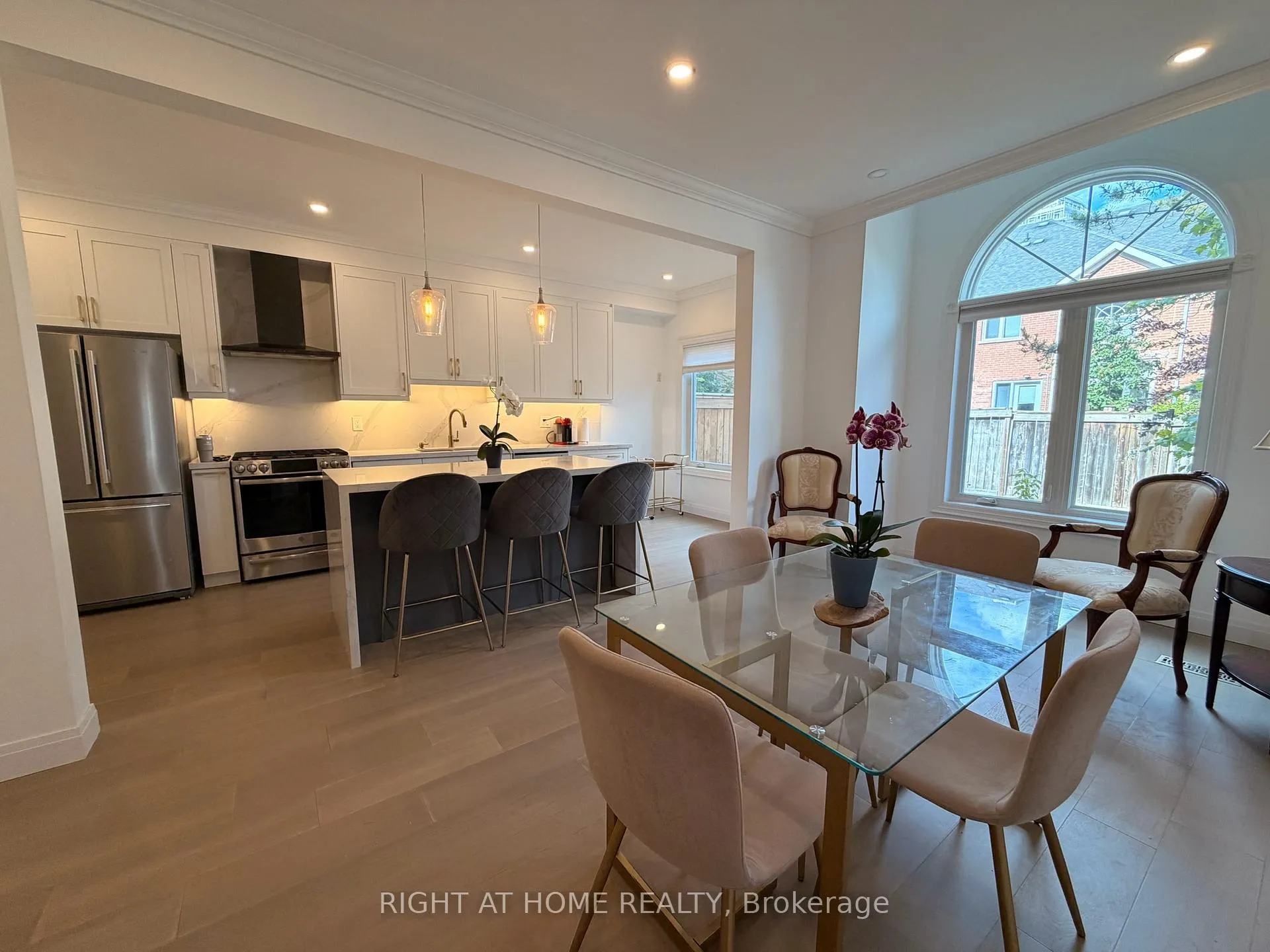 Photo 11 of Unit 7, 2 Mary Gapper Crescent, Richmond Hill, North Richvale — HOMEH