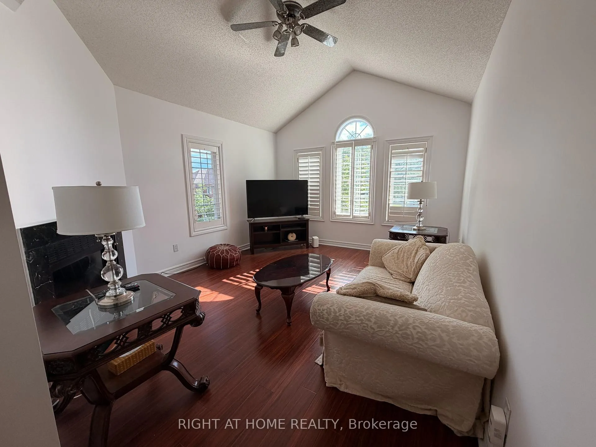 Photo 26 of Unit 7, 2 Mary Gapper Crescent, Richmond Hill, North Richvale — HOMEH