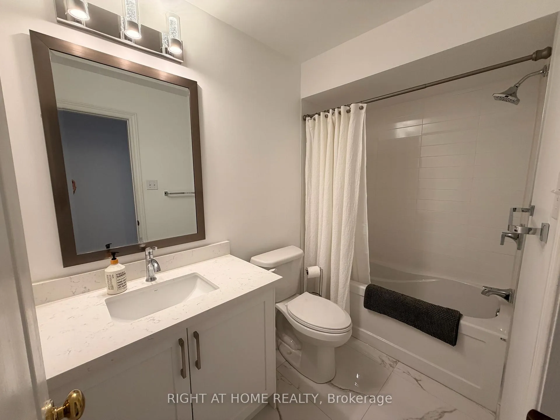 Photo 30 of Unit 7, 2 Mary Gapper Crescent, Richmond Hill, North Richvale — HOMEH