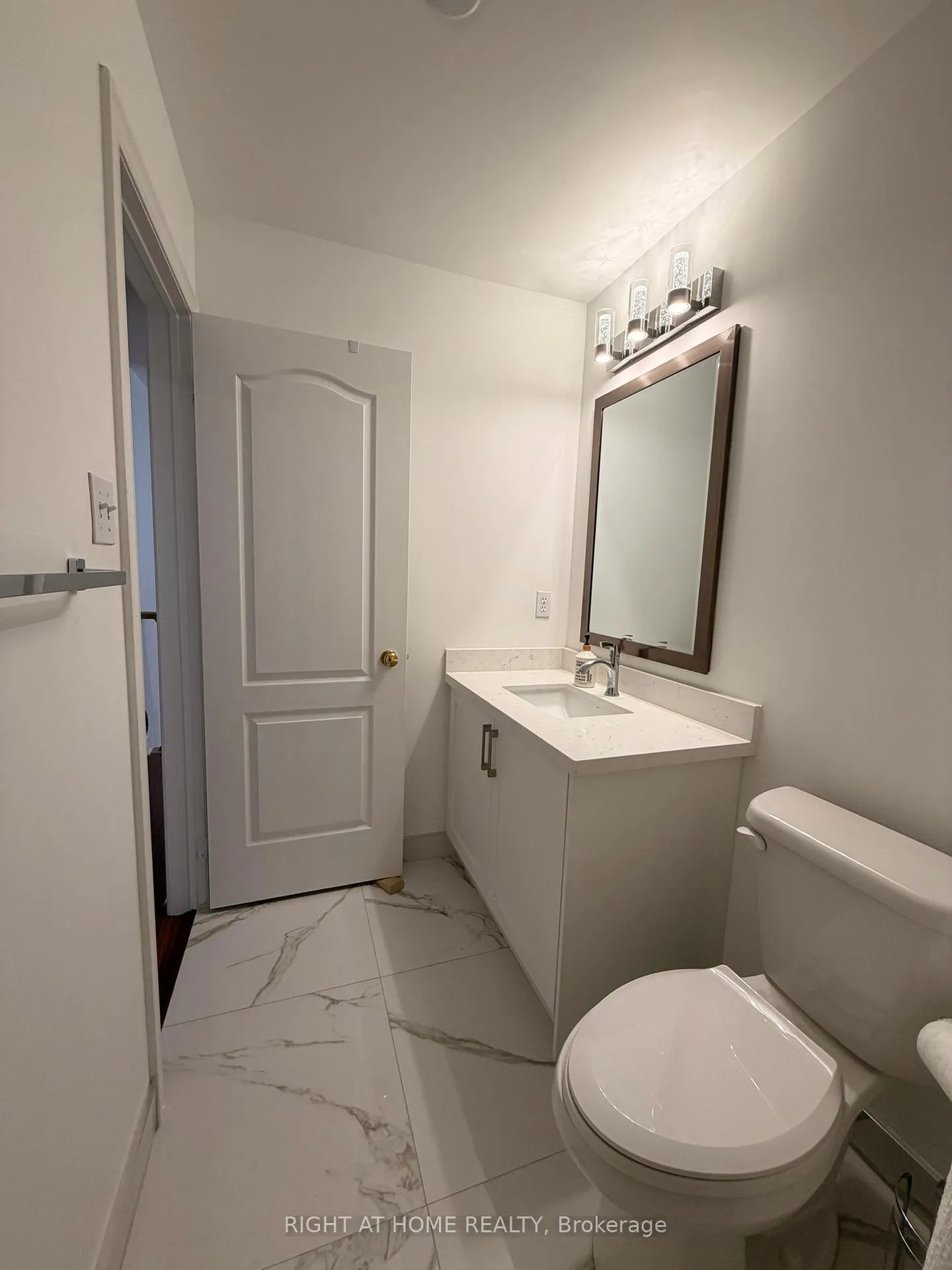 Photo 31 of Unit 7, 2 Mary Gapper Crescent, Richmond Hill, North Richvale — HOMEH