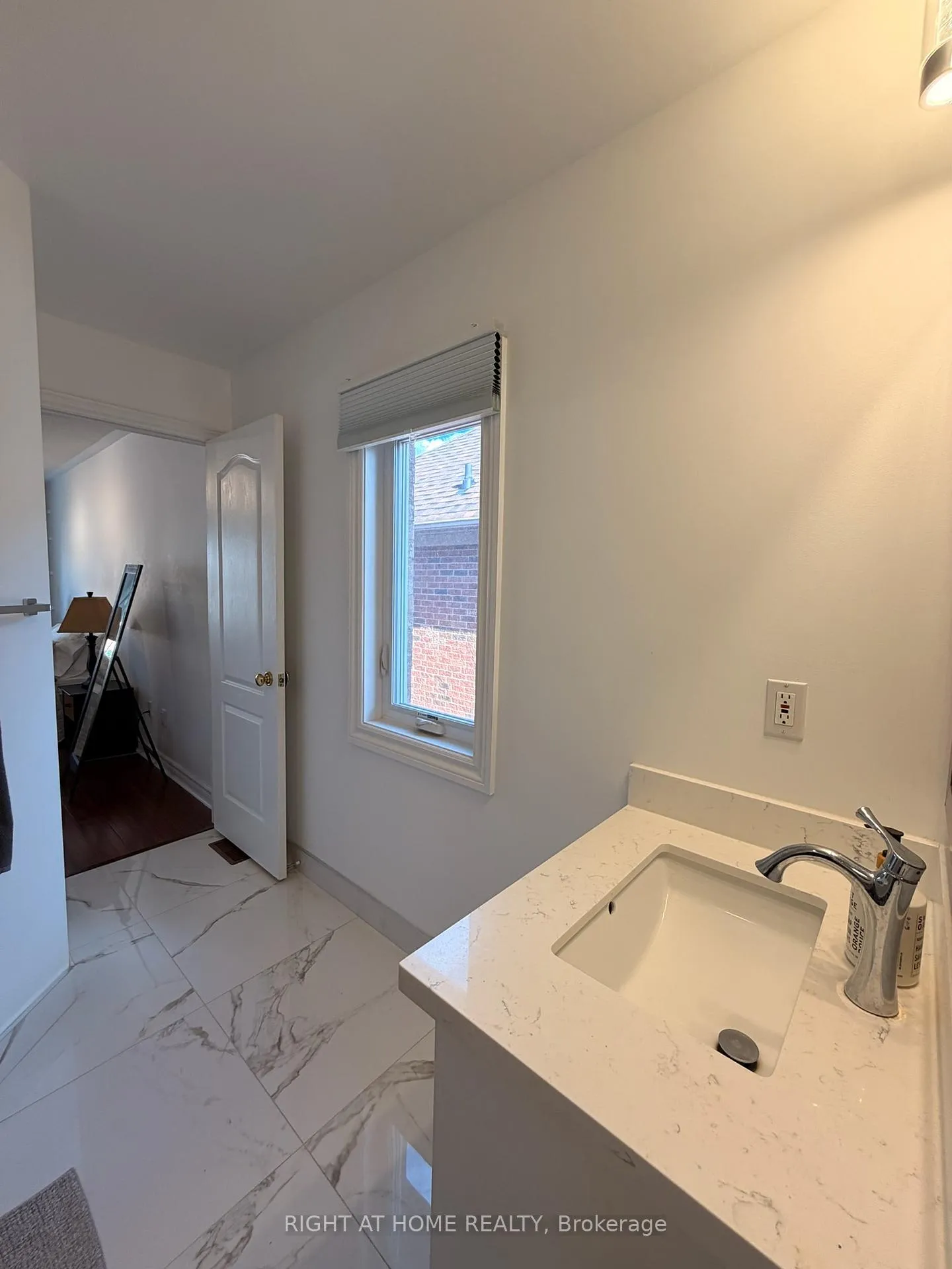 Photo 39 of Unit 7, 2 Mary Gapper Crescent, Richmond Hill, North Richvale — HOMEH