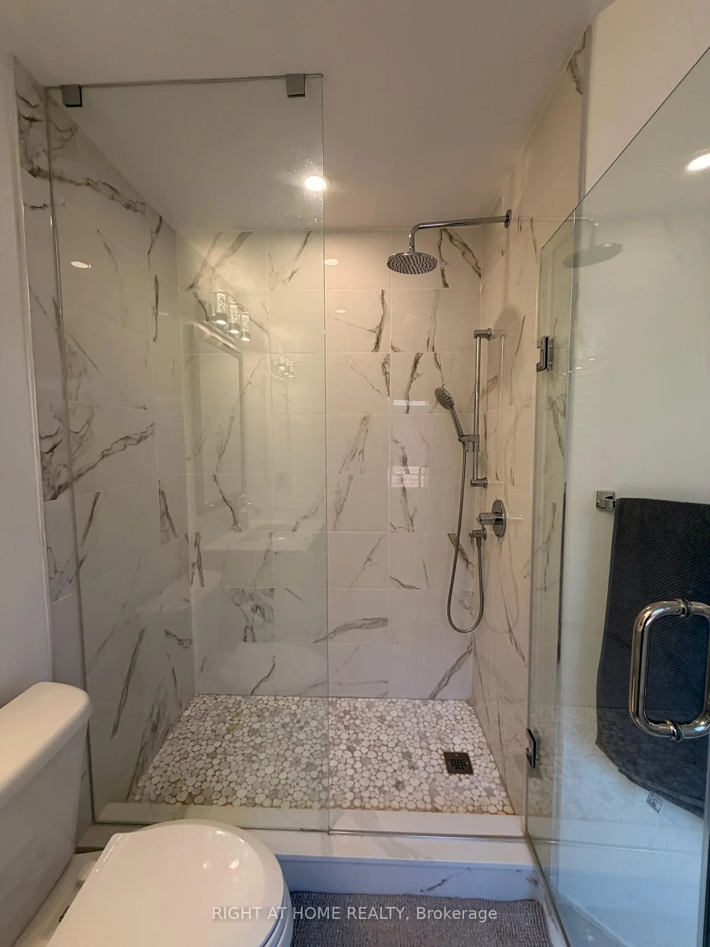 Photo 40 of Unit 7, 2 Mary Gapper Crescent, Richmond Hill, North Richvale — HOMEH