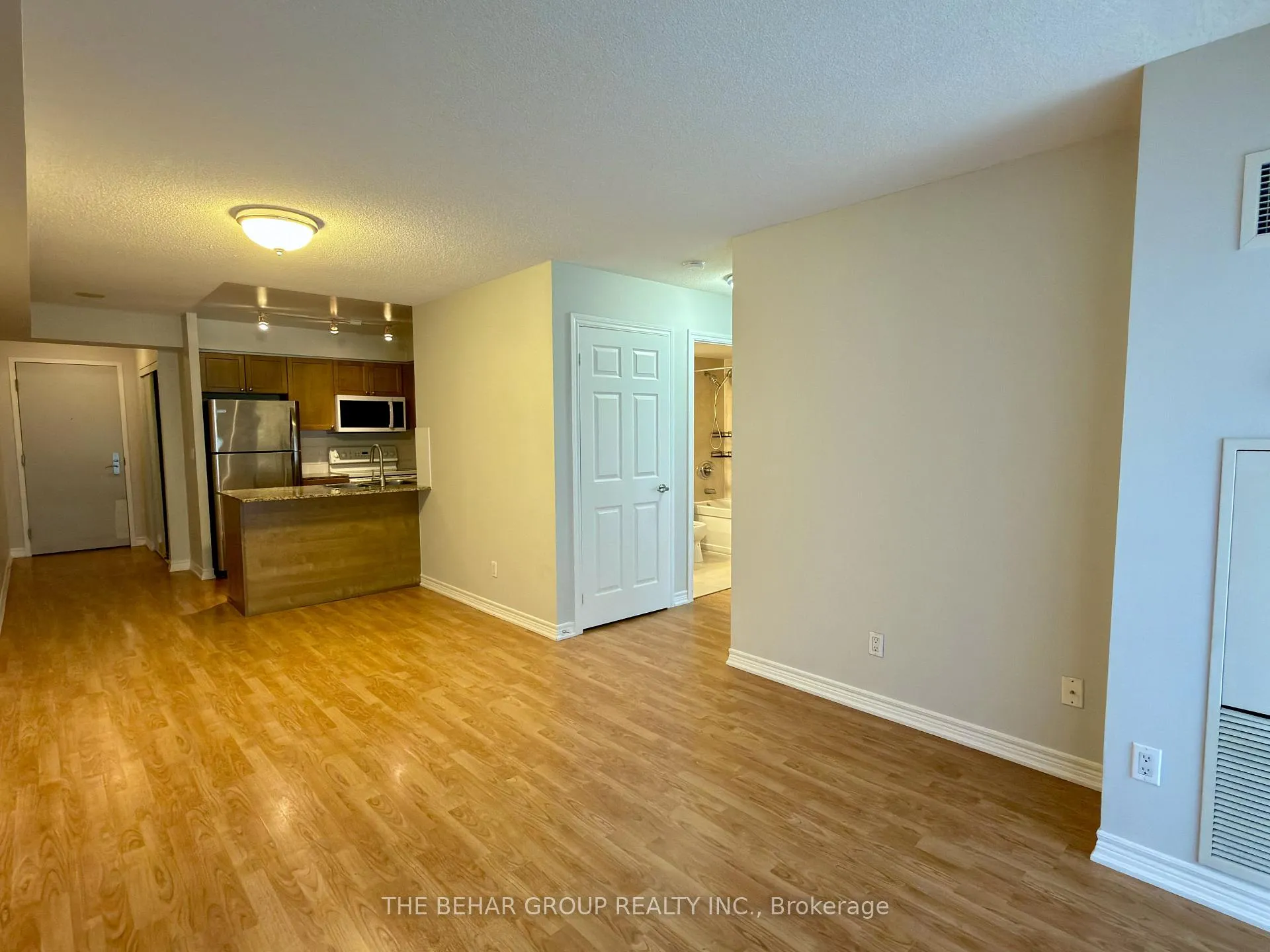 Photo 4 of Unit 706, 761 Bay Street, Toronto, Bay Street Corridor — HOMEH