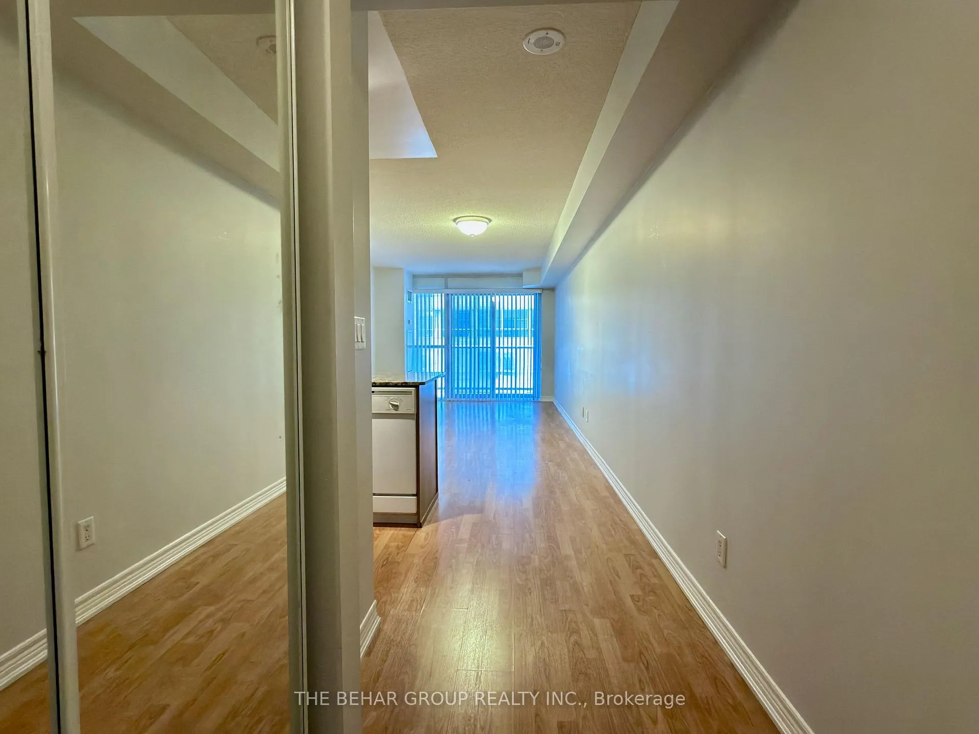 Photo 6 of Unit 706, 761 Bay Street, Toronto, Bay Street Corridor — HOMEH