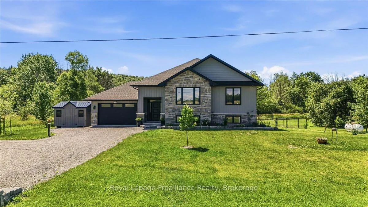Photo 1 of 564 Willett Road, Belleville, Thurlow Ward — HOMEH