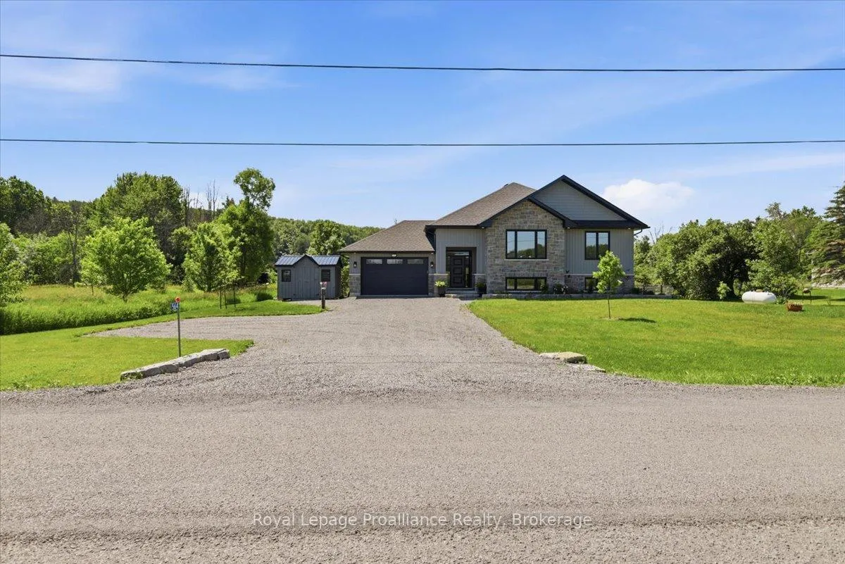 Photo 2 of 564 Willett Road, Belleville, Thurlow Ward — HOMEH