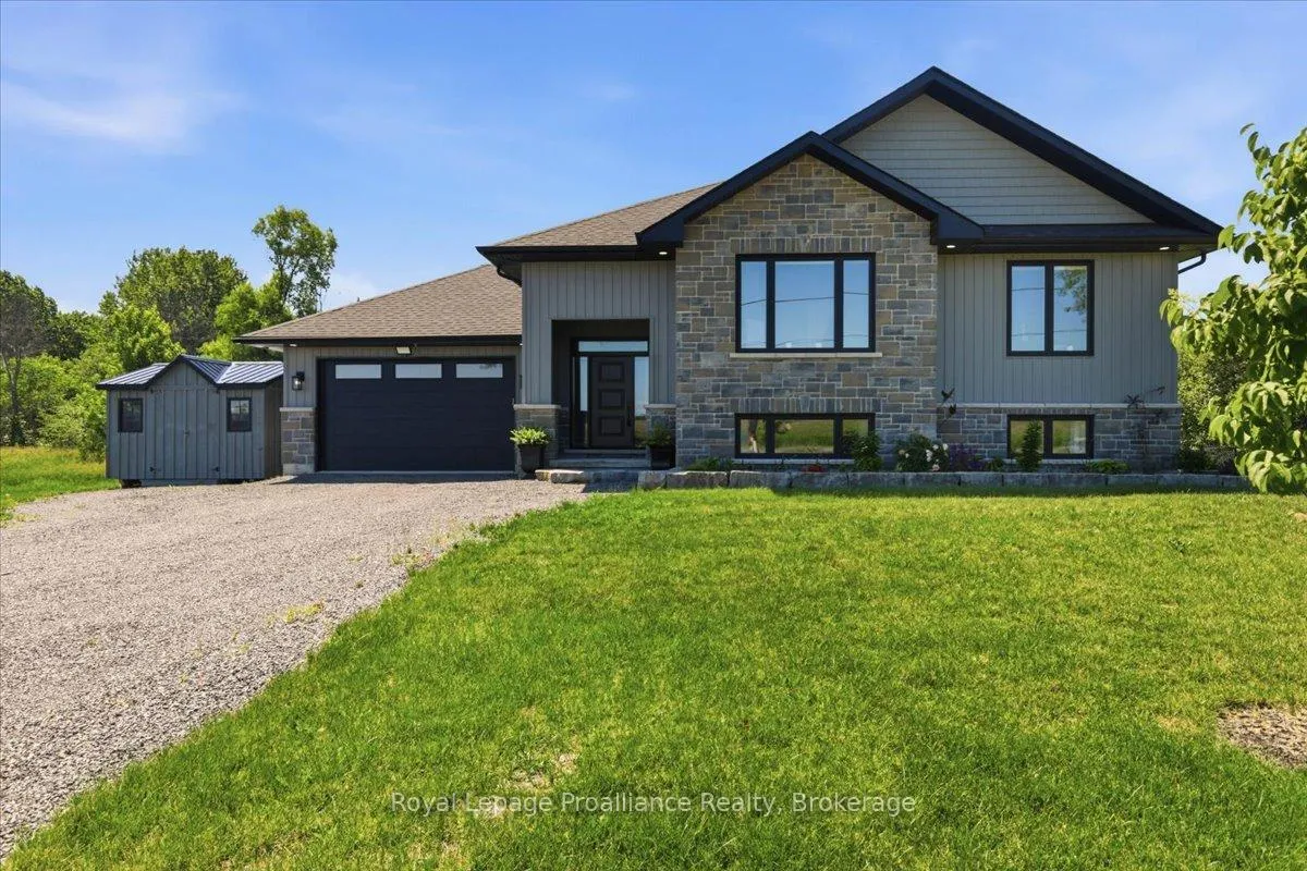 Photo 3 of 564 Willett Road, Belleville, Thurlow Ward — HOMEH