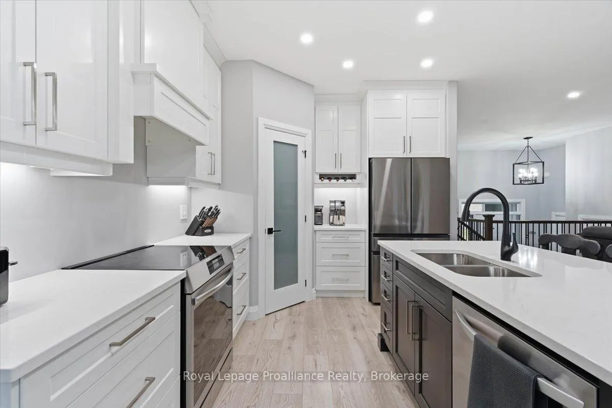 Photo 13 of 564 Willett Road, Belleville, Thurlow Ward — HOMEH