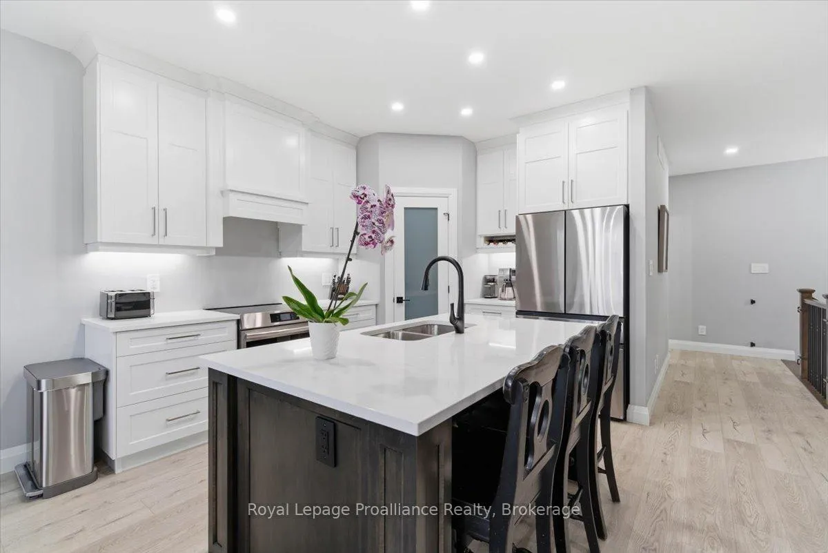 Photo 14 of 564 Willett Road, Belleville, Thurlow Ward — HOMEH