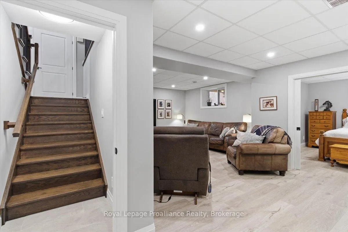 Photo 29 of 564 Willett Road, Belleville, Thurlow Ward — HOMEH