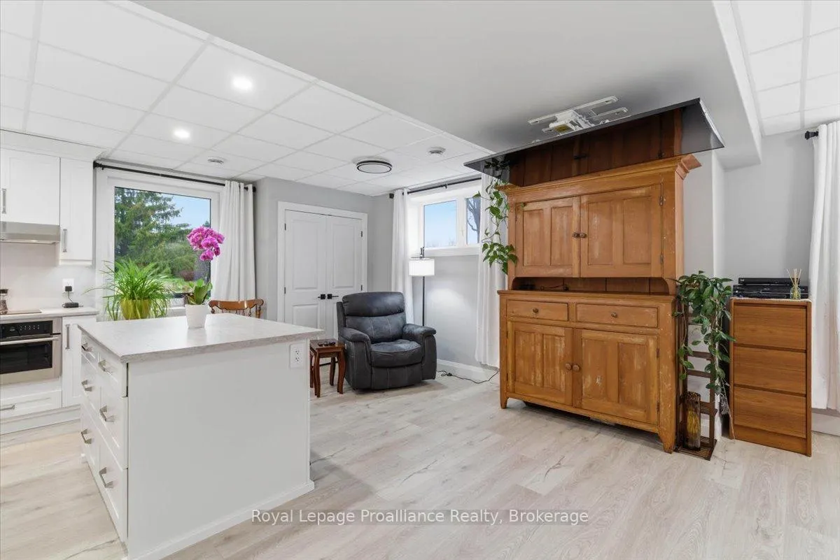 Photo 35 of 564 Willett Road, Belleville, Thurlow Ward — HOMEH