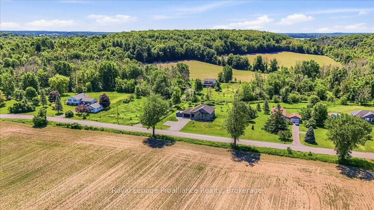 Photo 48 of 564 Willett Road, Belleville, Thurlow Ward — HOMEH