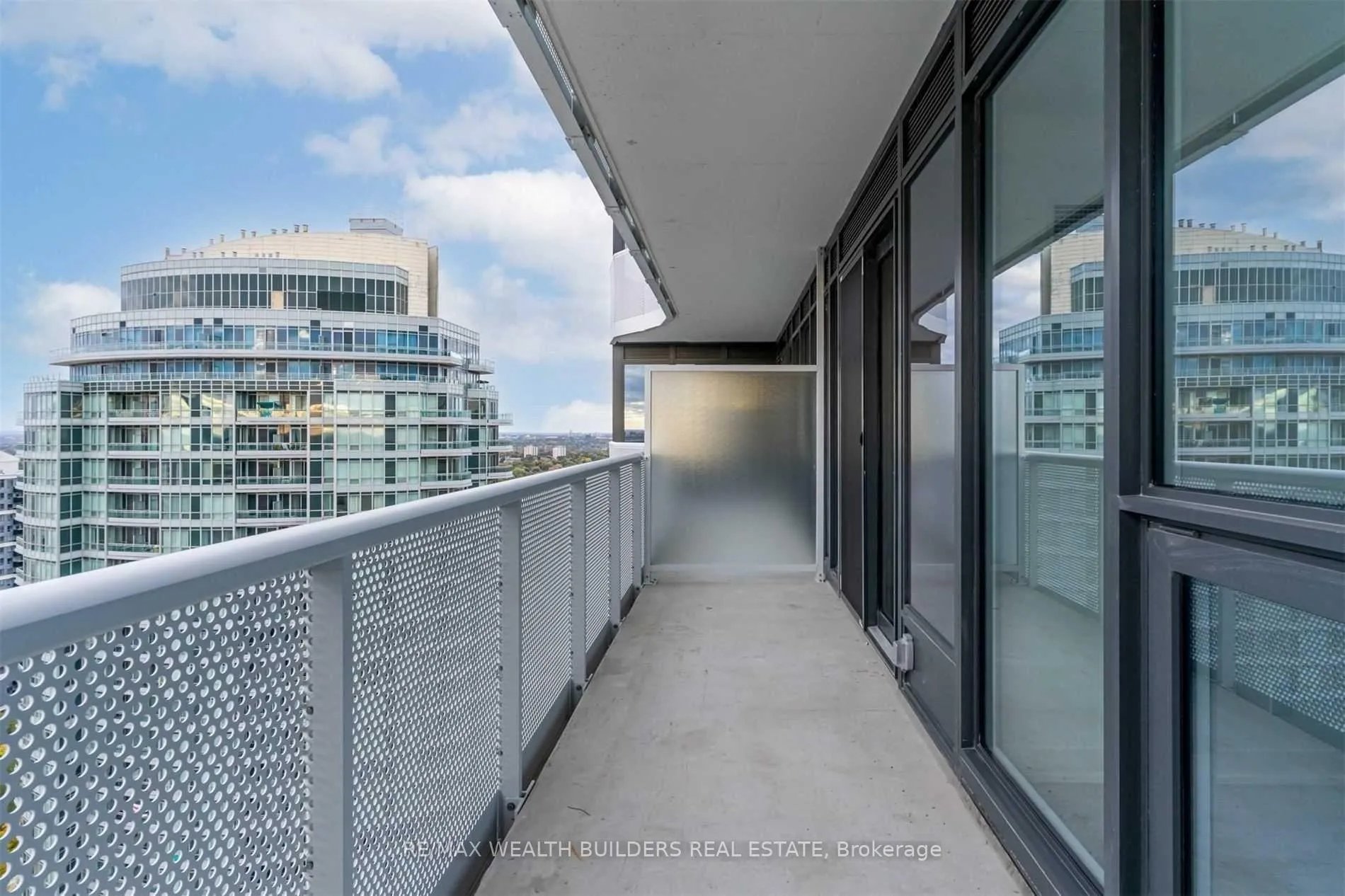 Photo 6 of Unit 2206, 15 Holmes Avenue, North York, Willowdale East — HOMEH