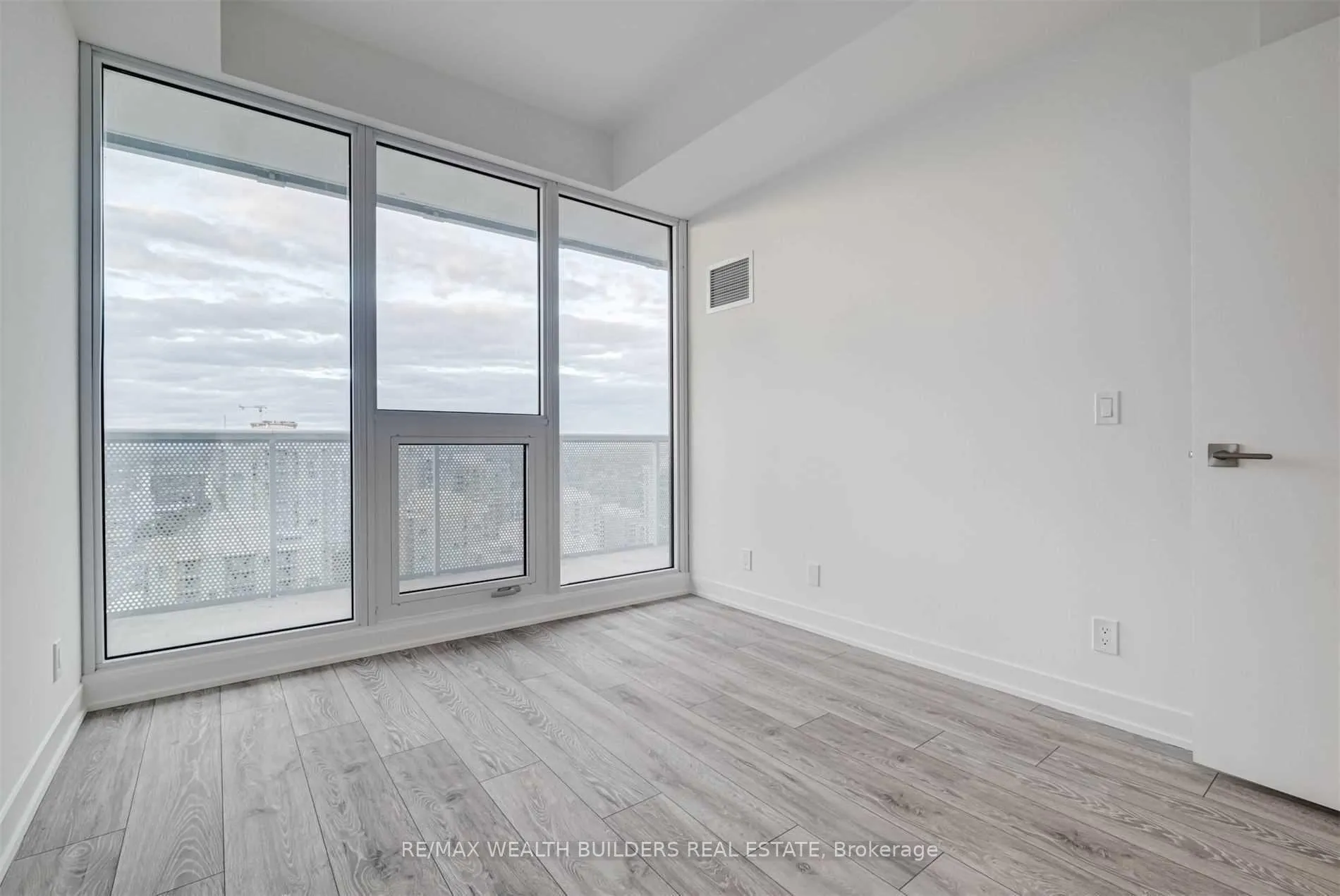Photo 11 of Unit 2206, 15 Holmes Avenue, North York, Willowdale East — HOMEH