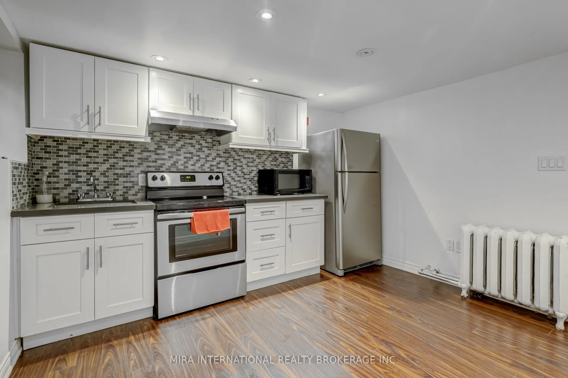 Photo 4 of Unit B3, 11 Laxton Avenue, Toronto, South Parkdale — HOMEH