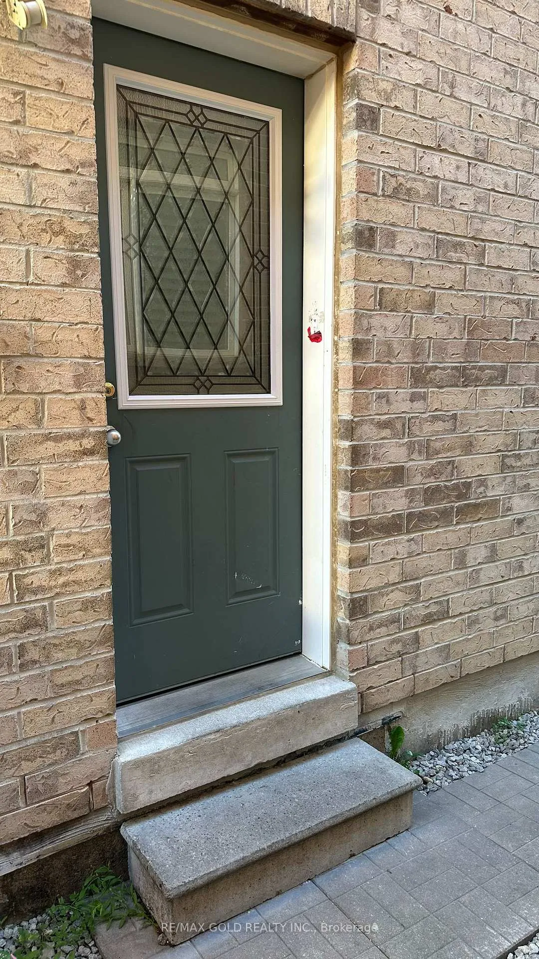 Photo 3 of Unit Unit 2 bsmt, 24 Wardsville Drive, Brampton, Bram West — HOMEH
