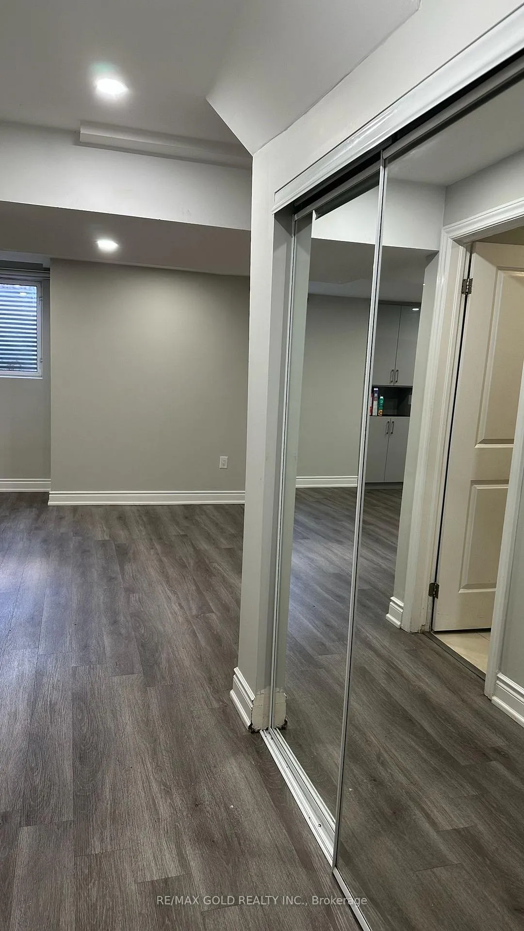 Photo 7 of Unit Unit 2 bsmt, 24 Wardsville Drive, Brampton, Bram West — HOMEH
