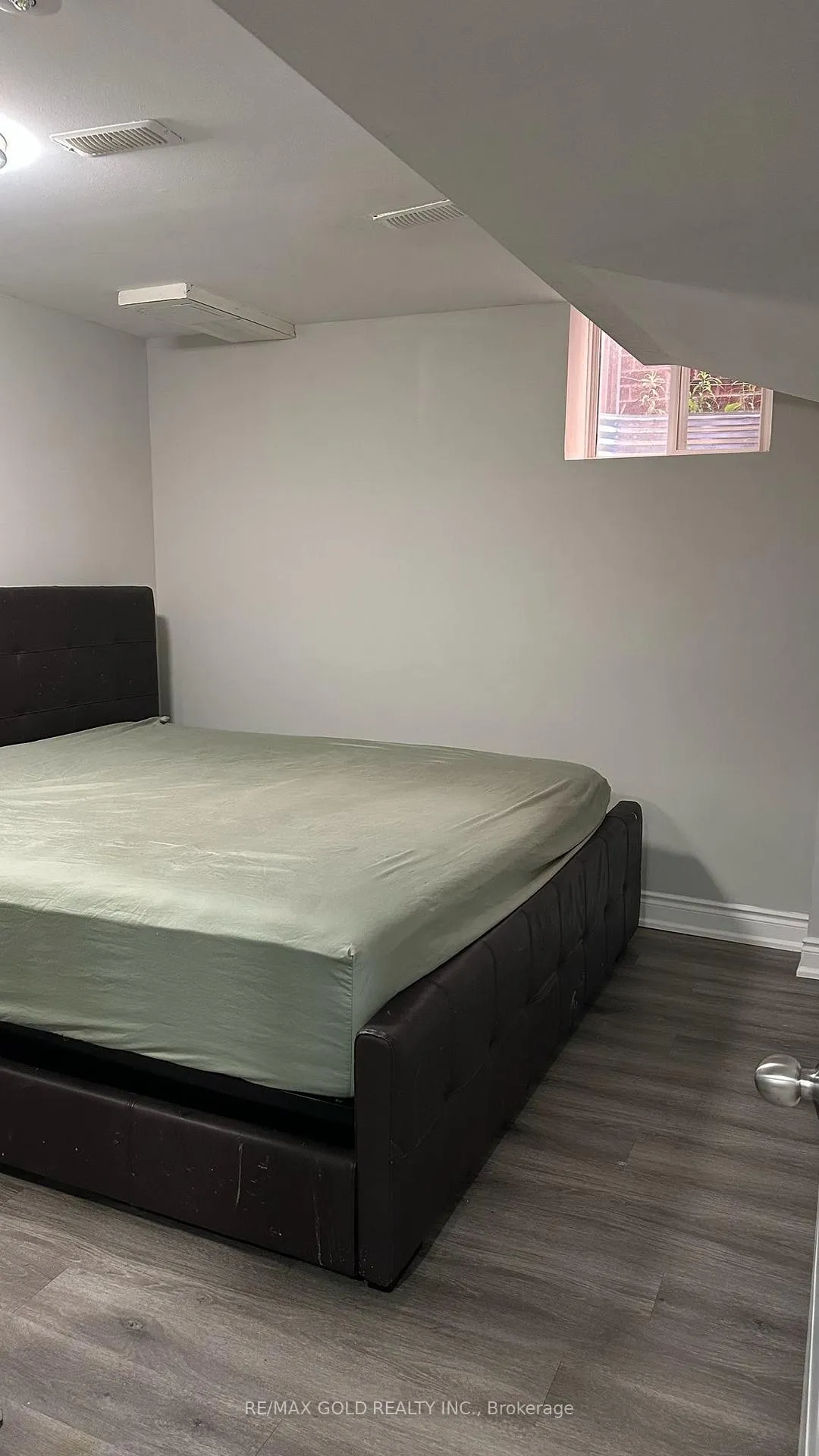 Photo 9 of Unit Unit 2 bsmt, 24 Wardsville Drive, Brampton, Bram West — HOMEH