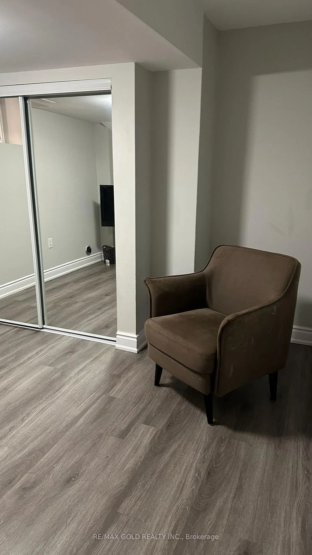 Photo 12 of Unit Unit 2 bsmt, 24 Wardsville Drive, Brampton, Bram West — HOMEH