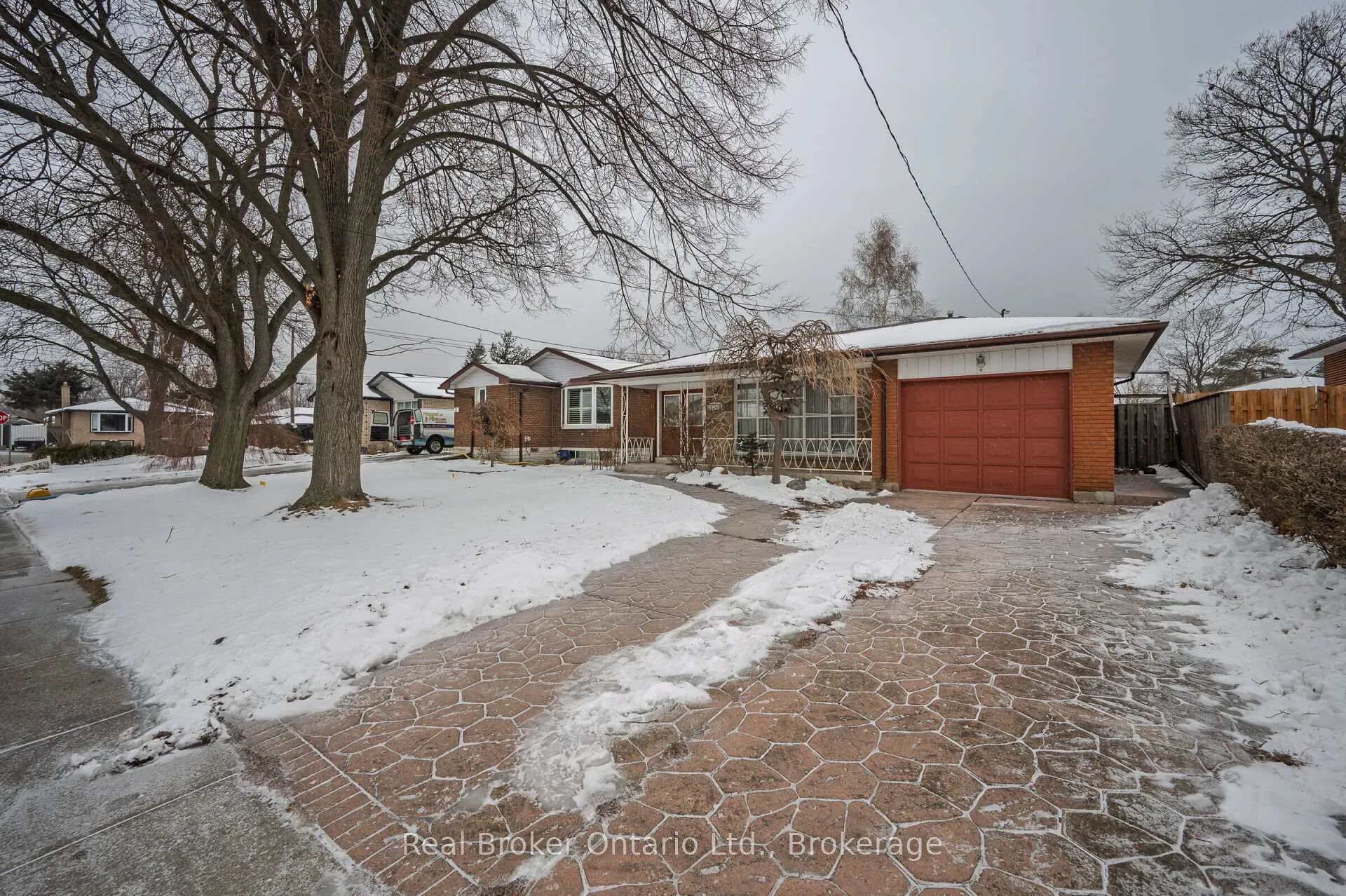 Photo 1 of 11 Crystal Court, Hamilton, Riverdale — HOMEH