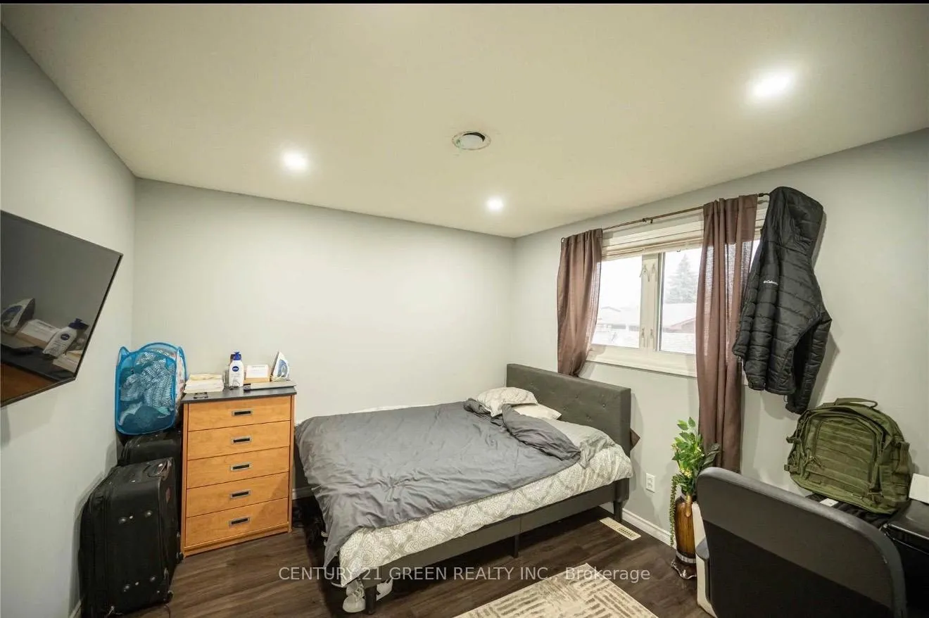 Photo 11 of 391 Admiral Drive, London, East I — HOMEH