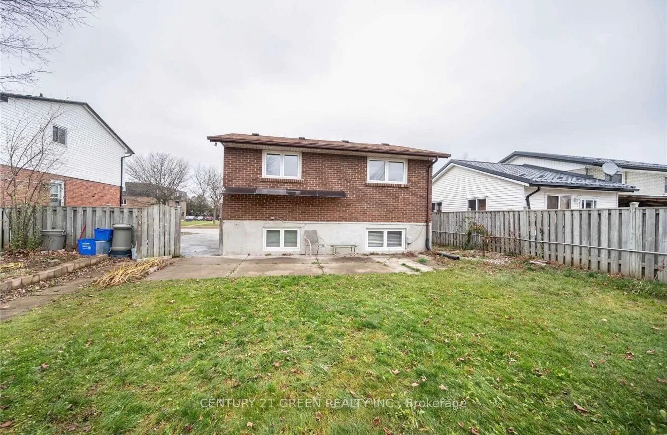 Photo 28 of 391 Admiral Drive, London, East I — HOMEH