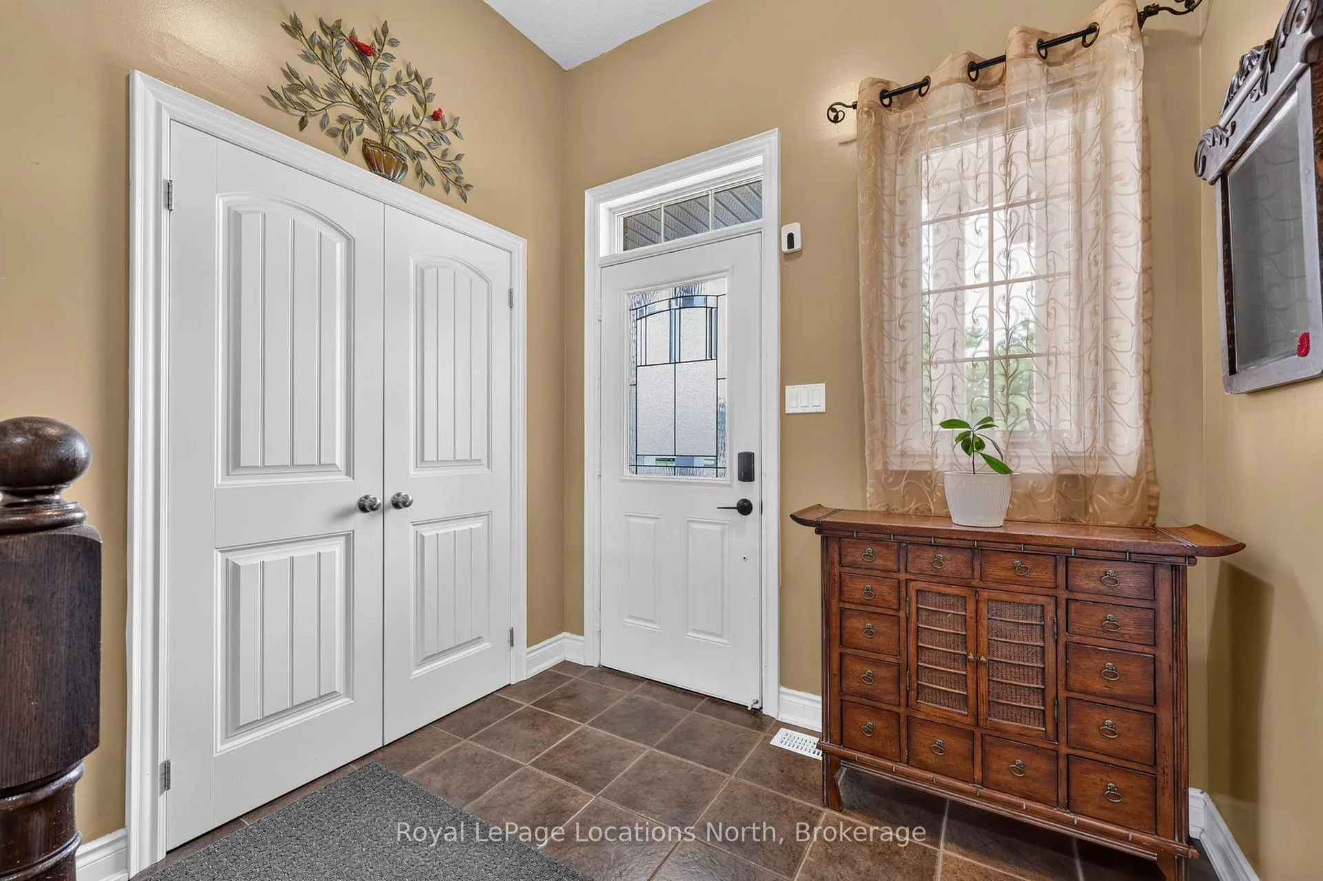 Photo 7 of 165 Findlay Drive, Collingwood — HOMEH
