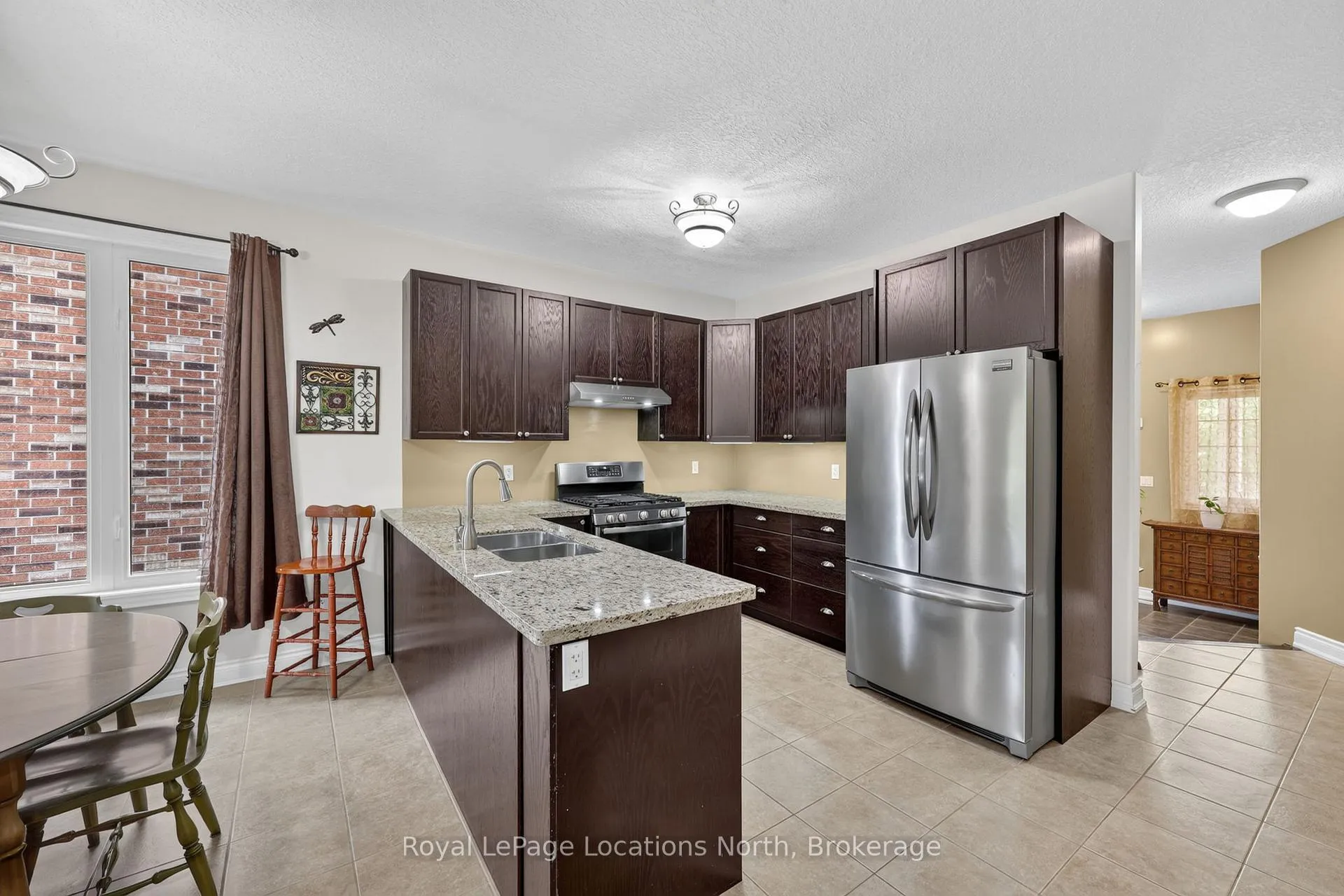Photo 9 of 165 Findlay Drive, Collingwood — HOMEH