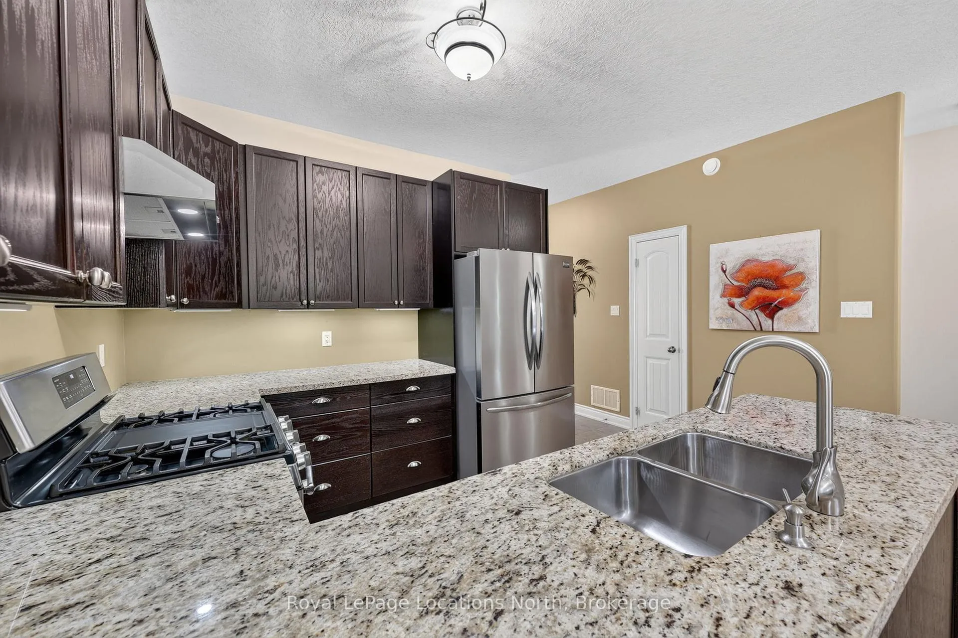 Photo 11 of 165 Findlay Drive, Collingwood — HOMEH