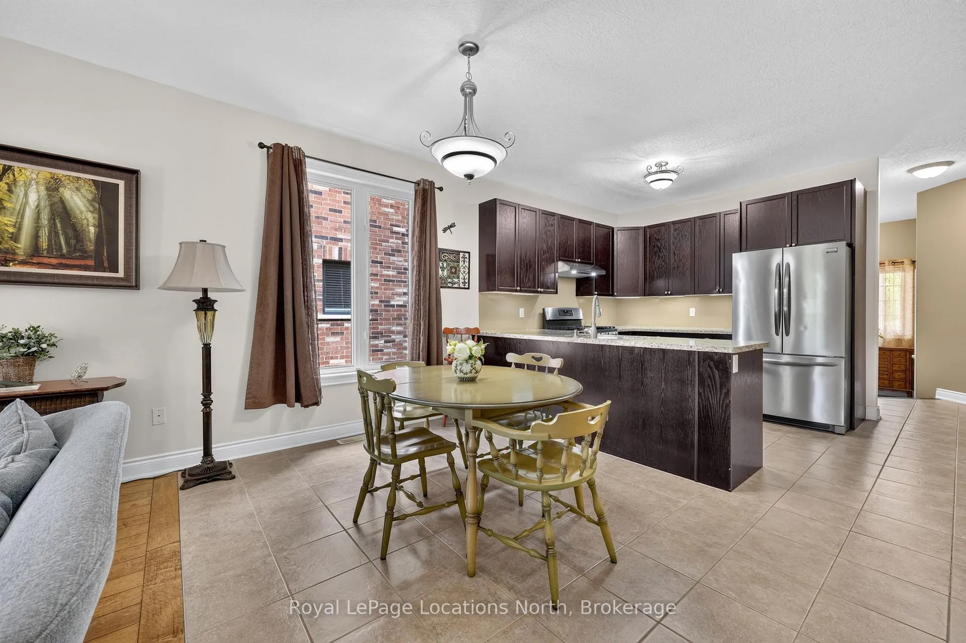 Photo 14 of 165 Findlay Drive, Collingwood — HOMEH