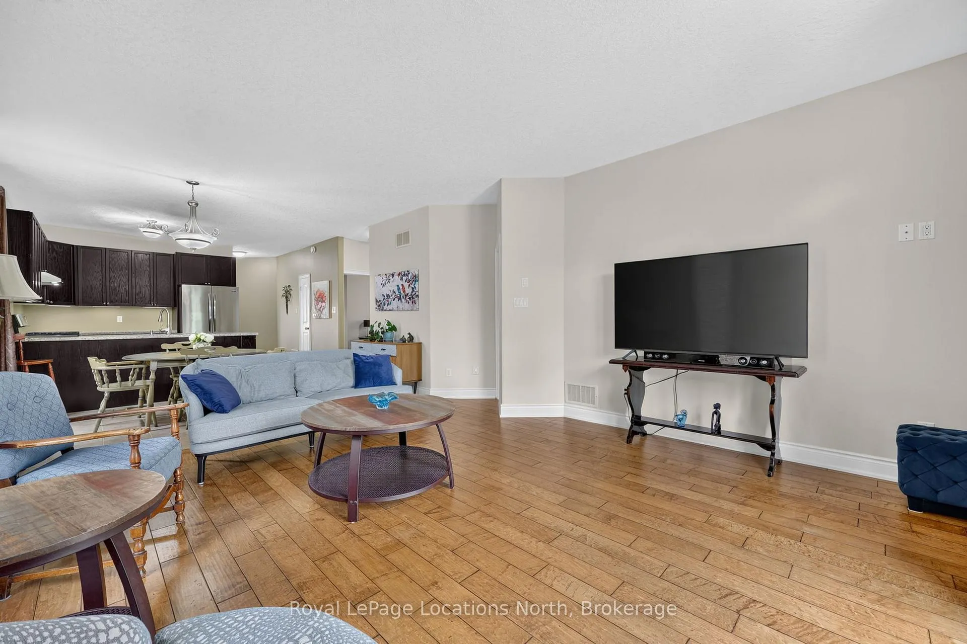 Photo 17 of 165 Findlay Drive, Collingwood — HOMEH