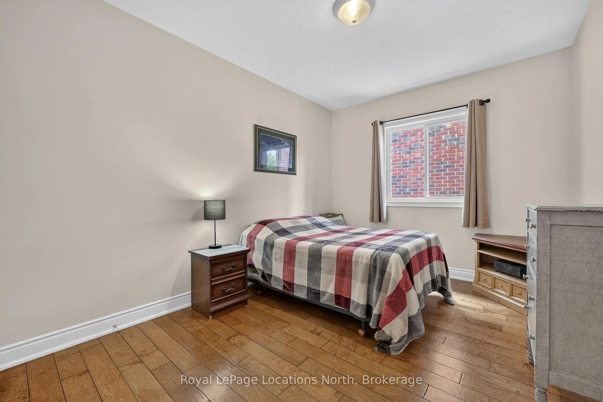 Photo 22 of 165 Findlay Drive, Collingwood — HOMEH
