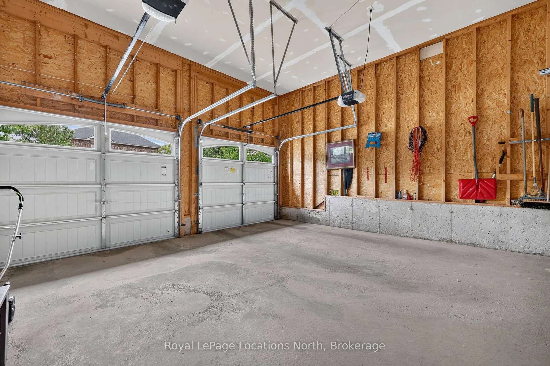 Photo 29 of 165 Findlay Drive, Collingwood — HOMEH
