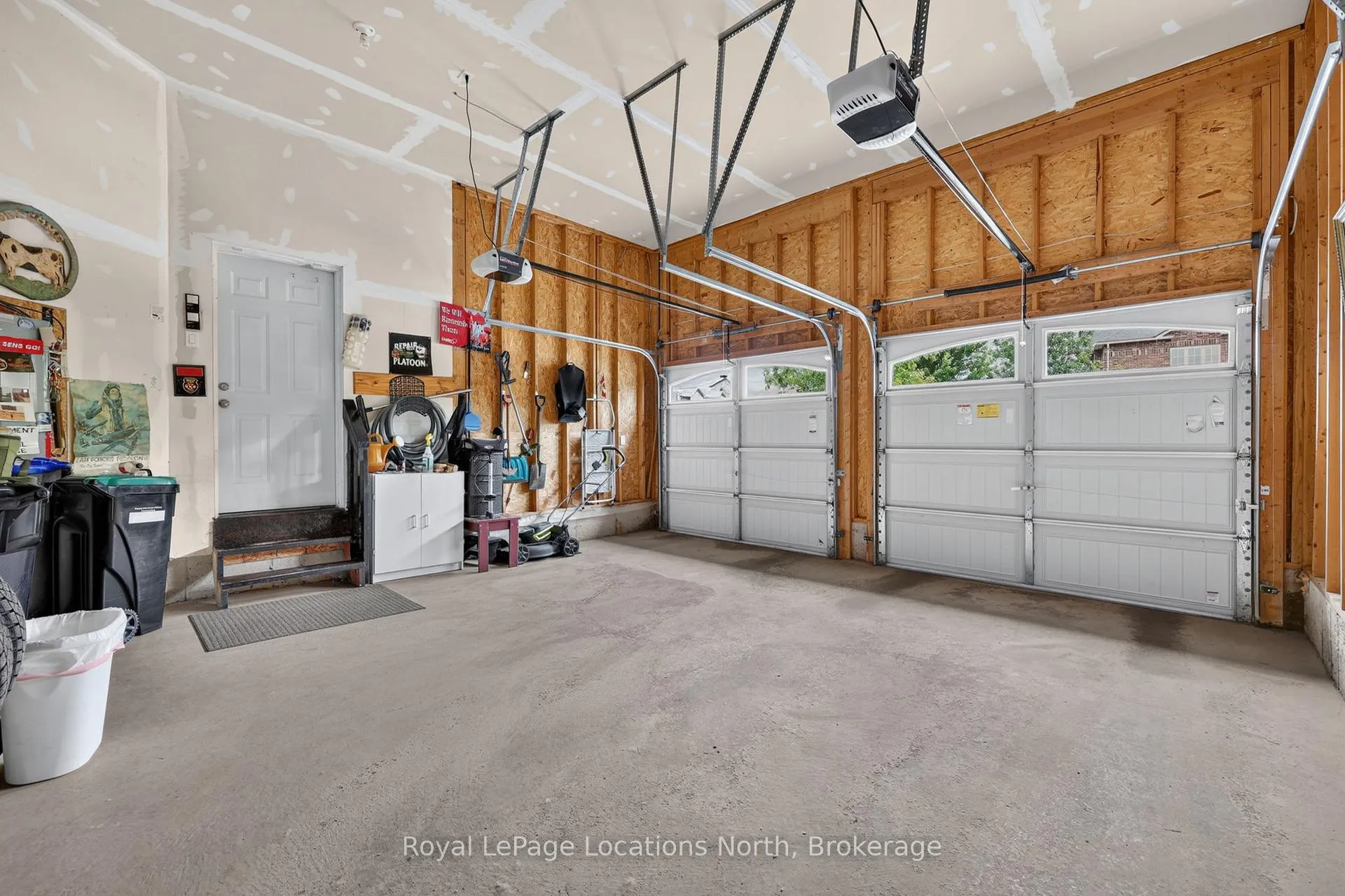 Photo 30 of 165 Findlay Drive, Collingwood — HOMEH