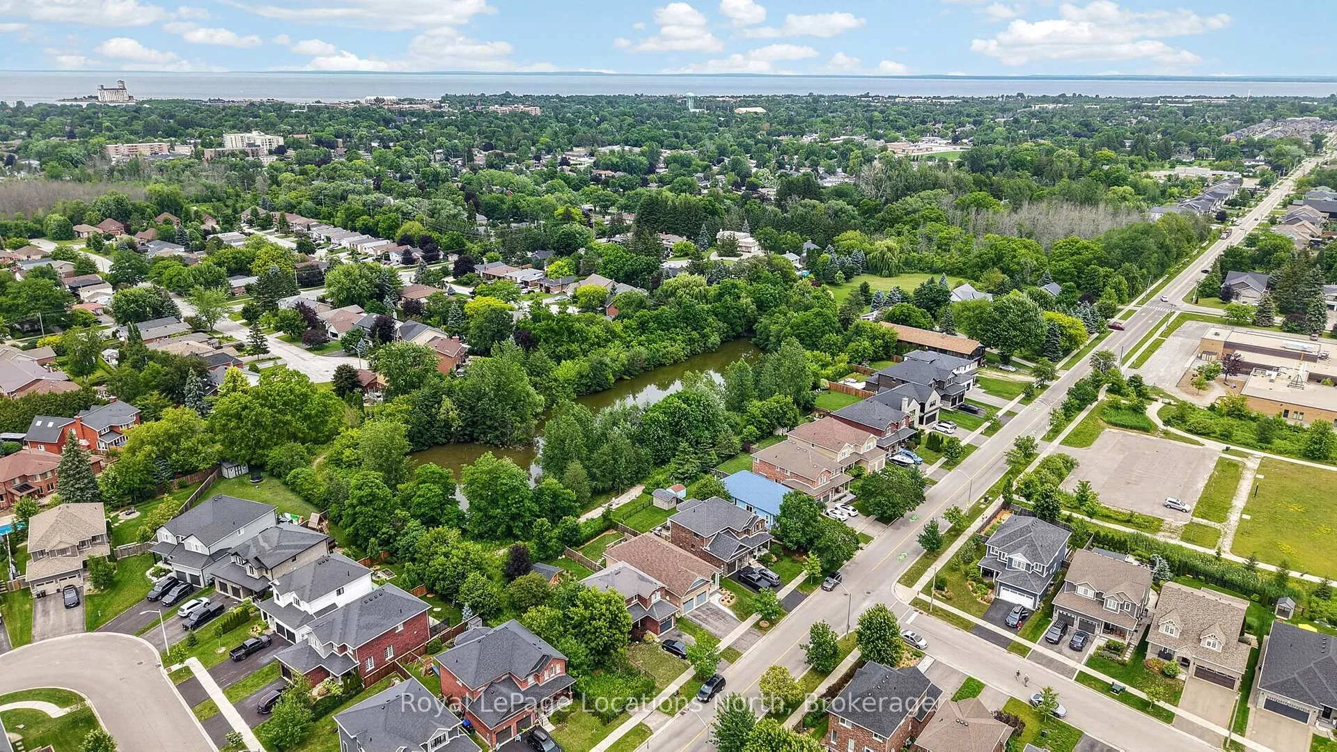 Photo 37 of 165 Findlay Drive, Collingwood — HOMEH