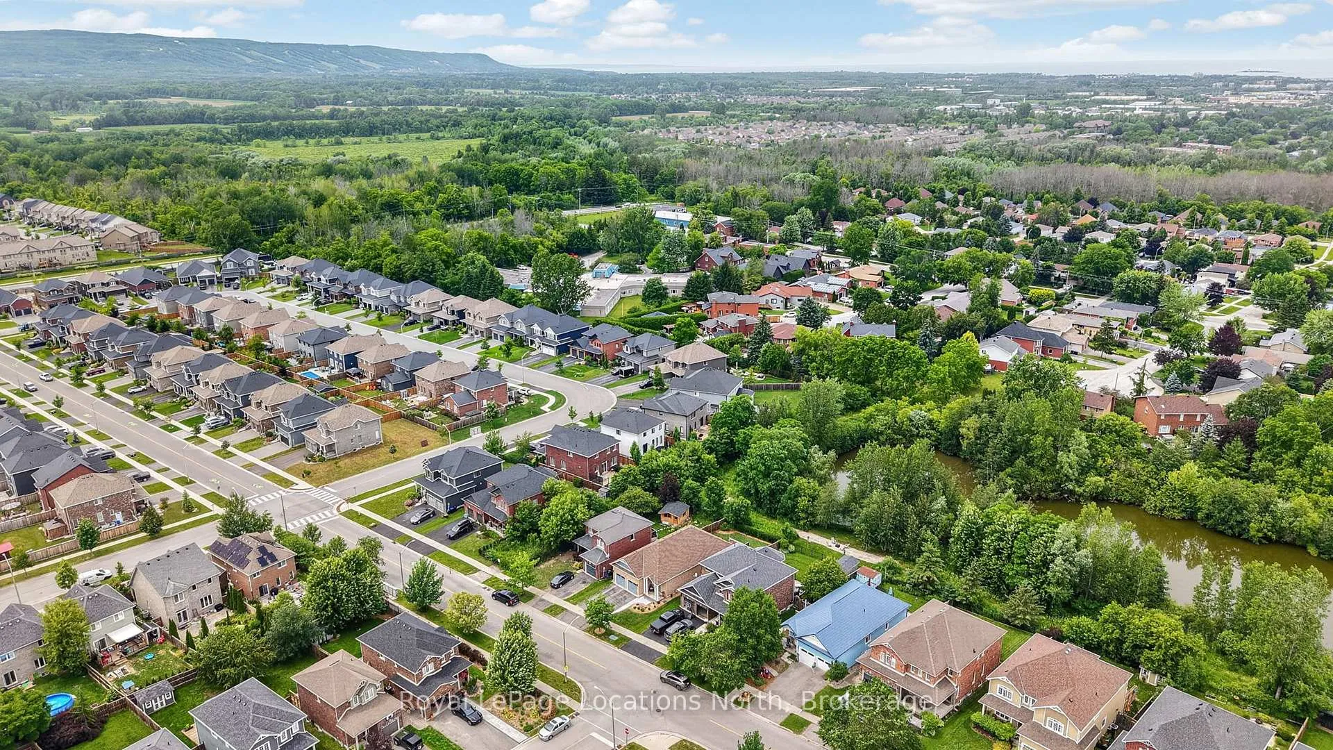 Photo 38 of 165 Findlay Drive, Collingwood — HOMEH