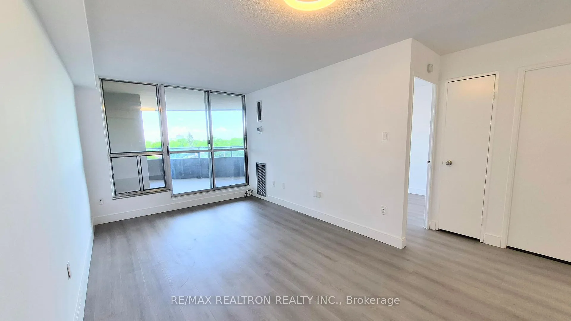 Photo 8 of Unit 604, 21 Vaughan Road, Toronto, Wychwood — HOMEH