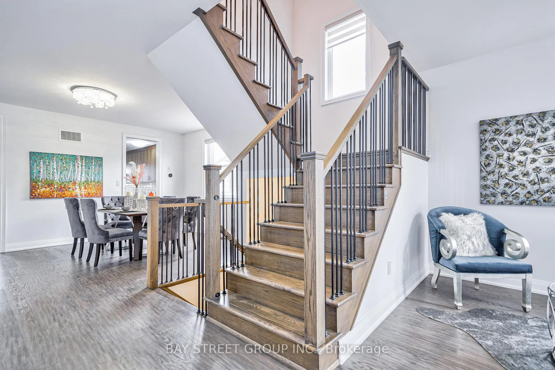 Photo 4 of 40 Conklin Crescent, Aurora, Rural Aurora — HOMEH