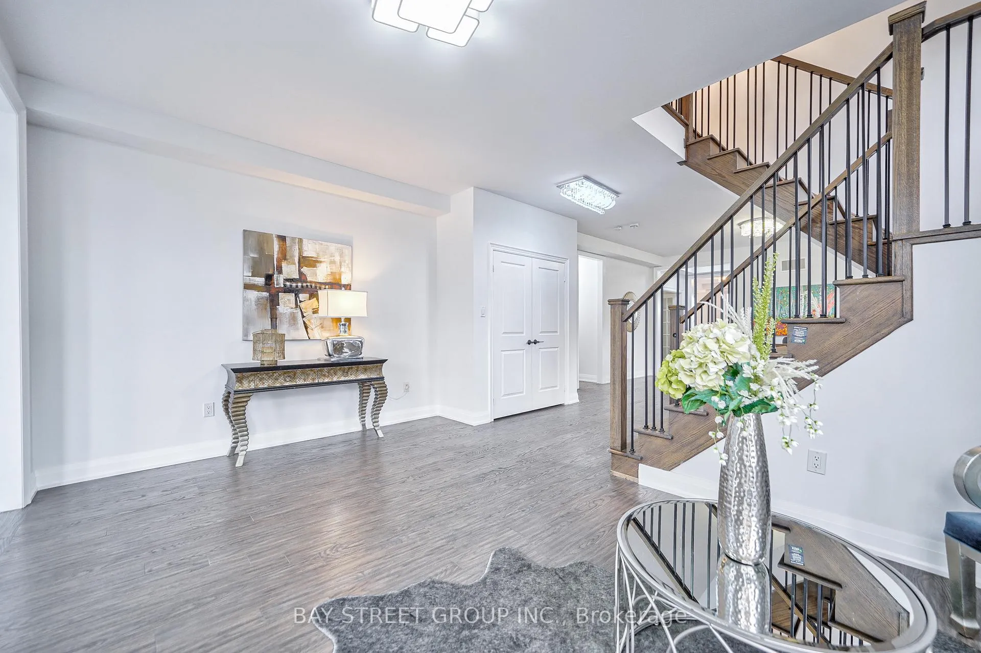 Photo 5 of 40 Conklin Crescent, Aurora, Rural Aurora — HOMEH
