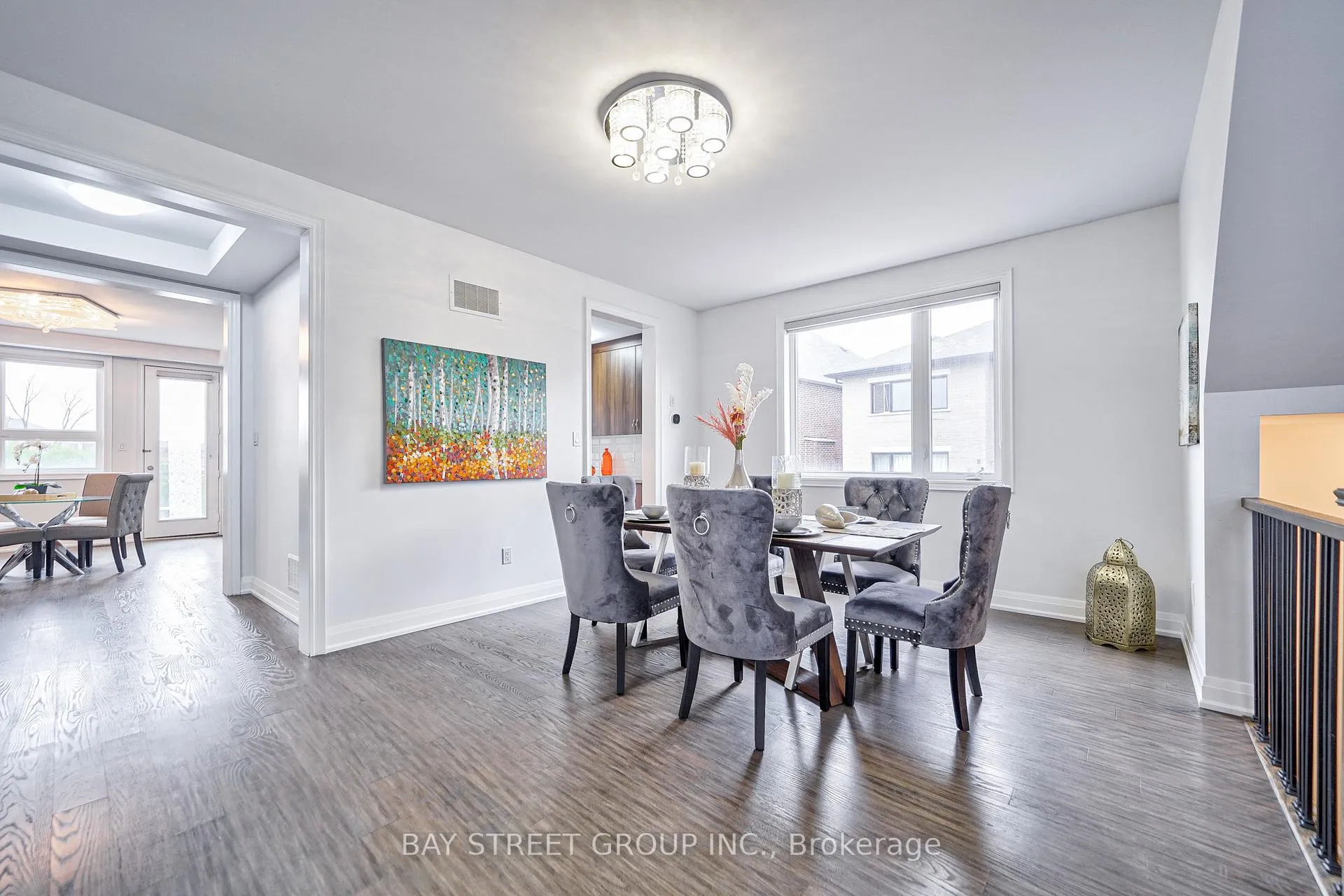 Photo 6 of 40 Conklin Crescent, Aurora, Rural Aurora — HOMEH