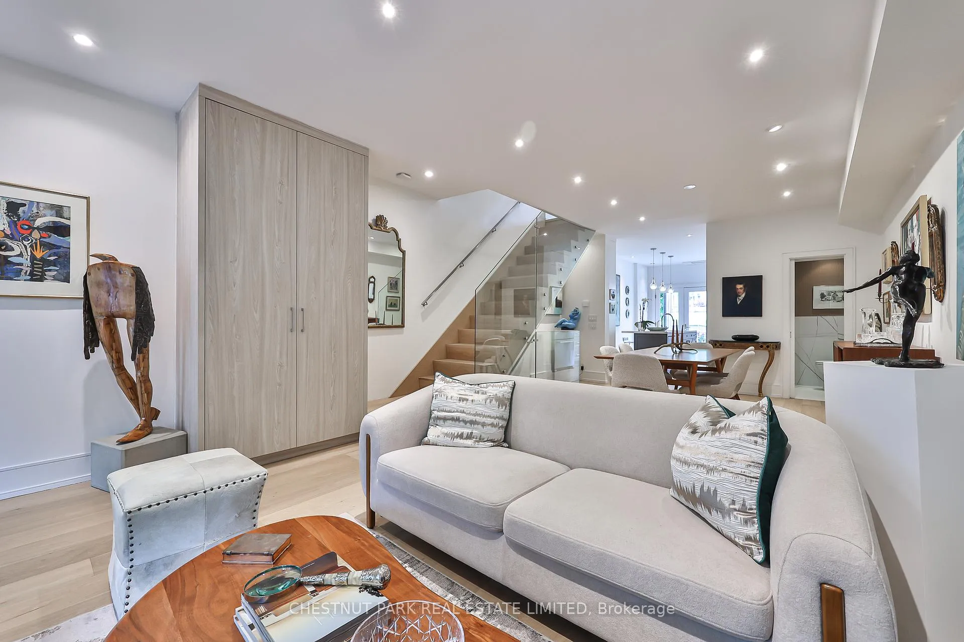 Photo 5 of 92 Balmoral Avenue, Toronto, Yonge-St. Clair — HOMEH