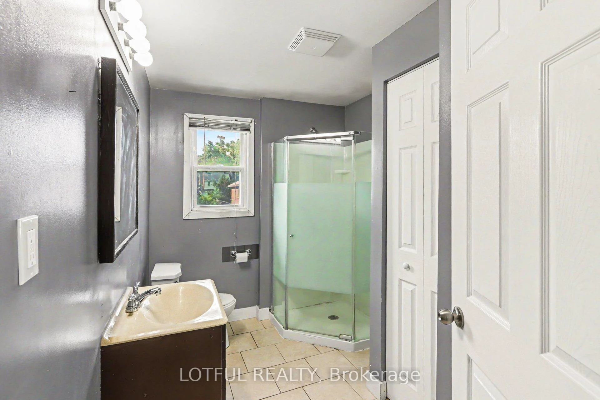 Photo 11 of Unit 1, 1107 Aldea Avenue, Ottawa, Billings Bridge — HOMEH