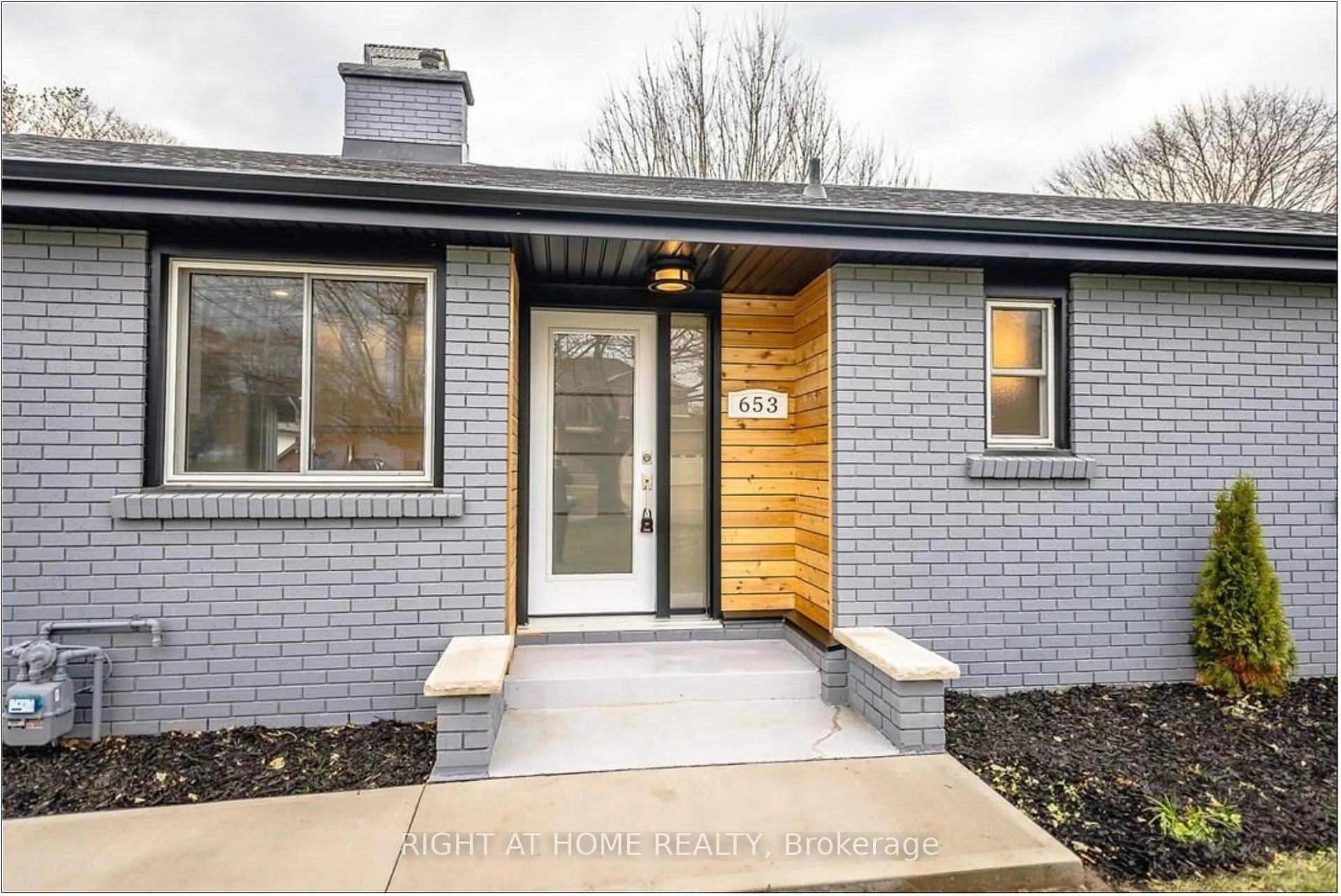 Photo 2 of Unit Main, 653 Geneva Street, St. Catharines, Lakeshore — HOMEH