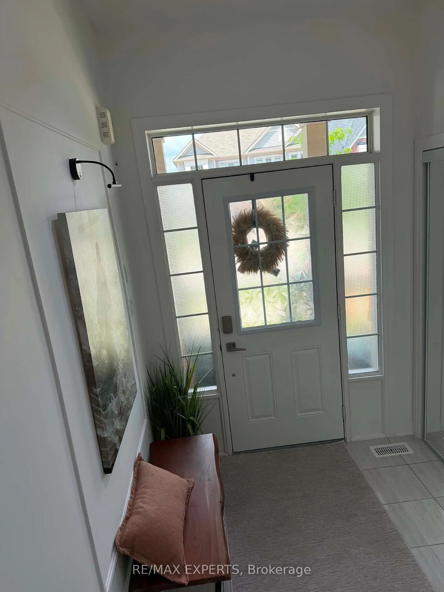 Photo 2 of 45 Casserley Crescent, New Tecumseth, Tottenham — HOMEH
